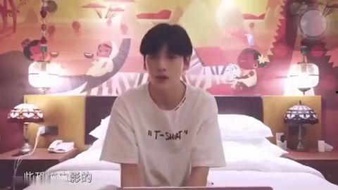 七哥娱乐吃瓜日常视频,揭秘明星幕后吃瓜日常，笑料百出！