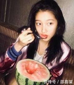 整个娱乐圈都在吃瓜,揭秘明星们的幕后故事